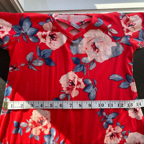 Floral Red Dress with Criss-cross Front V-neck - Picture 8 of 9